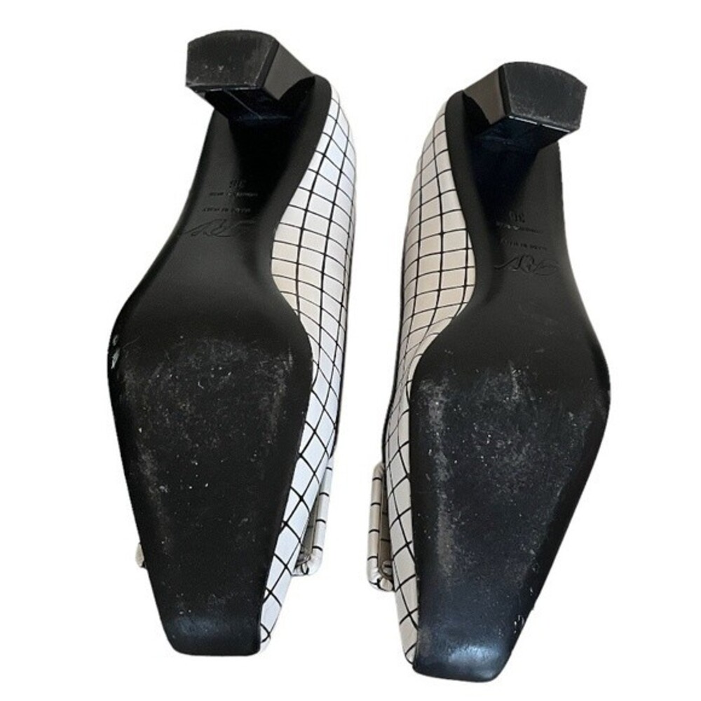 Black & White Grid Low Heel Pumps - Women | Roger Viviere - Picture 4 of 8